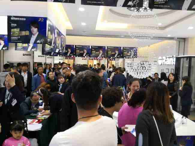 情歌王子黃格選燃爆鄂爾多斯，歐路莎20周年慶鄂爾多斯站完美收官